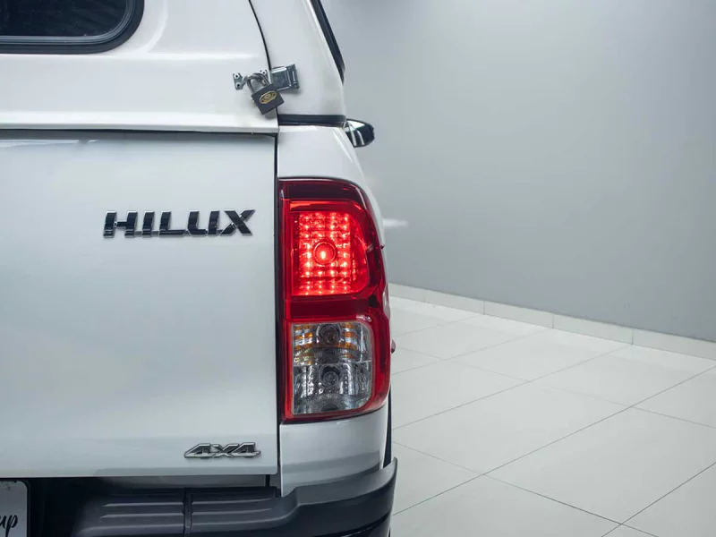 Vehicle Image for 9/24for Toyota Hilux Double Cab 2.4 GD-6 4X4 Raider 6AT