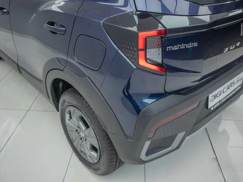 Vehicle Image for 10/23for Mahindra XUV3X0 1.2 MX2 MT