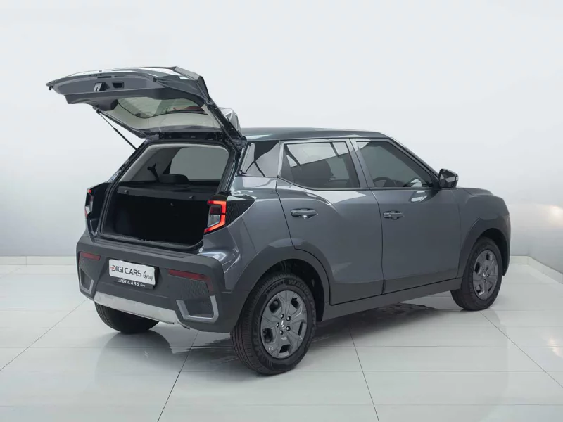 Vehicle Image for 6/23for Mahindra XUV3X0 1.2 MX2 MT