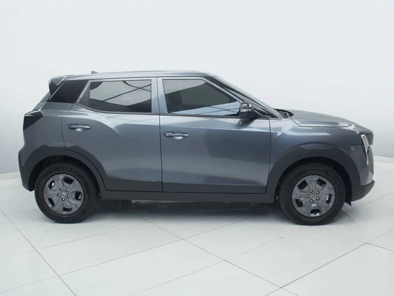 Vehicle Image for 2/23for Mahindra XUV3X0 1.2 MX2 MT