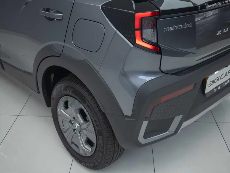 Vehicle Image for 7/23for Mahindra XUV3X0 1.2 MX2 MT