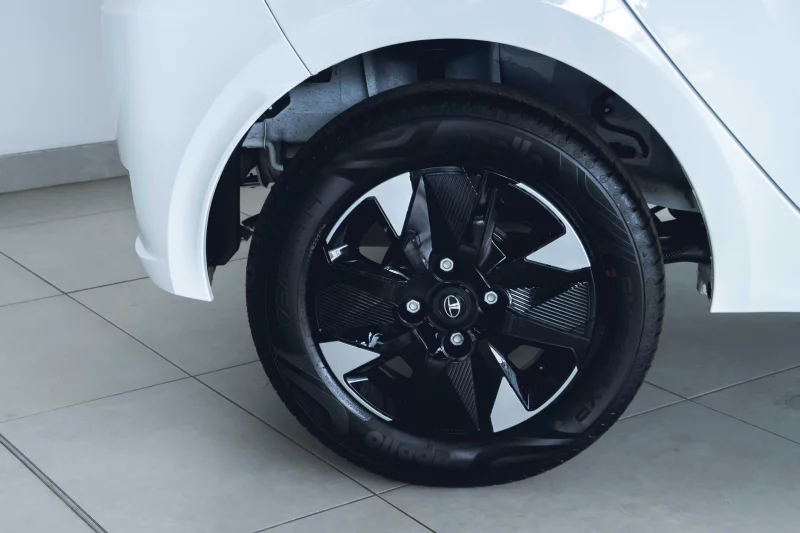 Vehicle Image for 14/25for Tata Tiago 1.2 XT MT