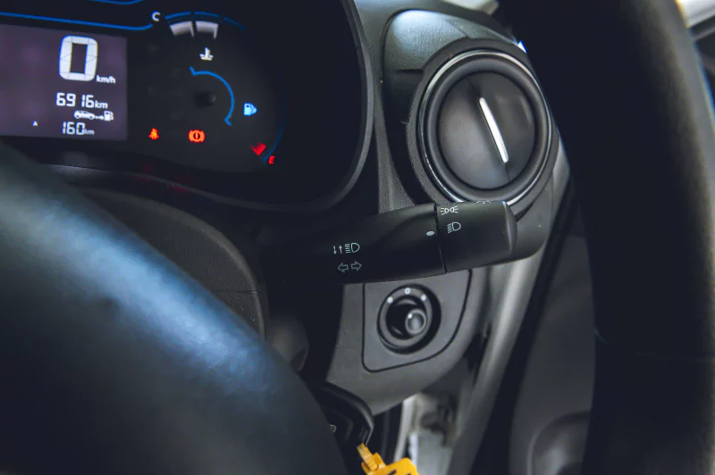 Vehicle Image for 23/27for Renault Kwid 1.0l Zen AMT 5-Dr abs